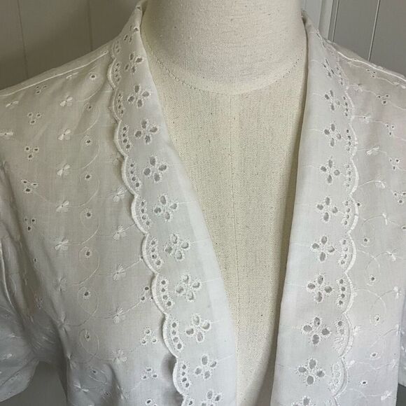 Vintage Vicki Wayne’s Women’s Large White Lace Detail Short Sleeve Top Shirt - Picture 2 of 14